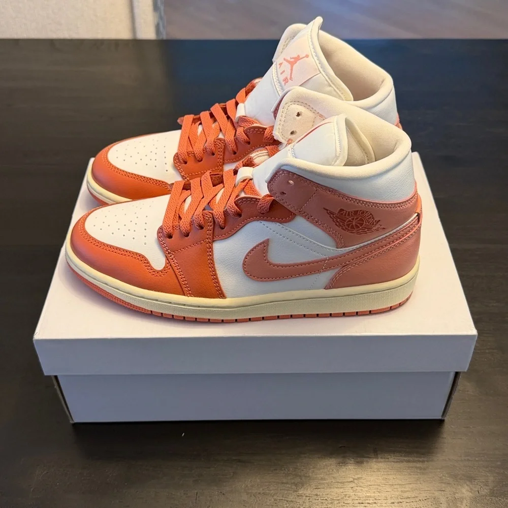 Nike Woman’s Air Jordan 1 Mid